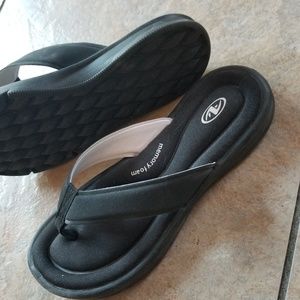 Memory foam flip flops
